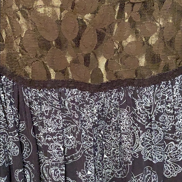 Mixed lace and woven top - Picture 2 of 2